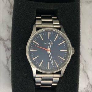 Nixon Sentry 38 blue sunray watch